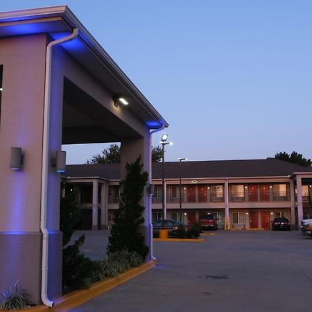 Catoosa Inn & Suites Buitenkant foto