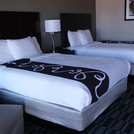 Catoosa Inn & Suites Buitenkant foto