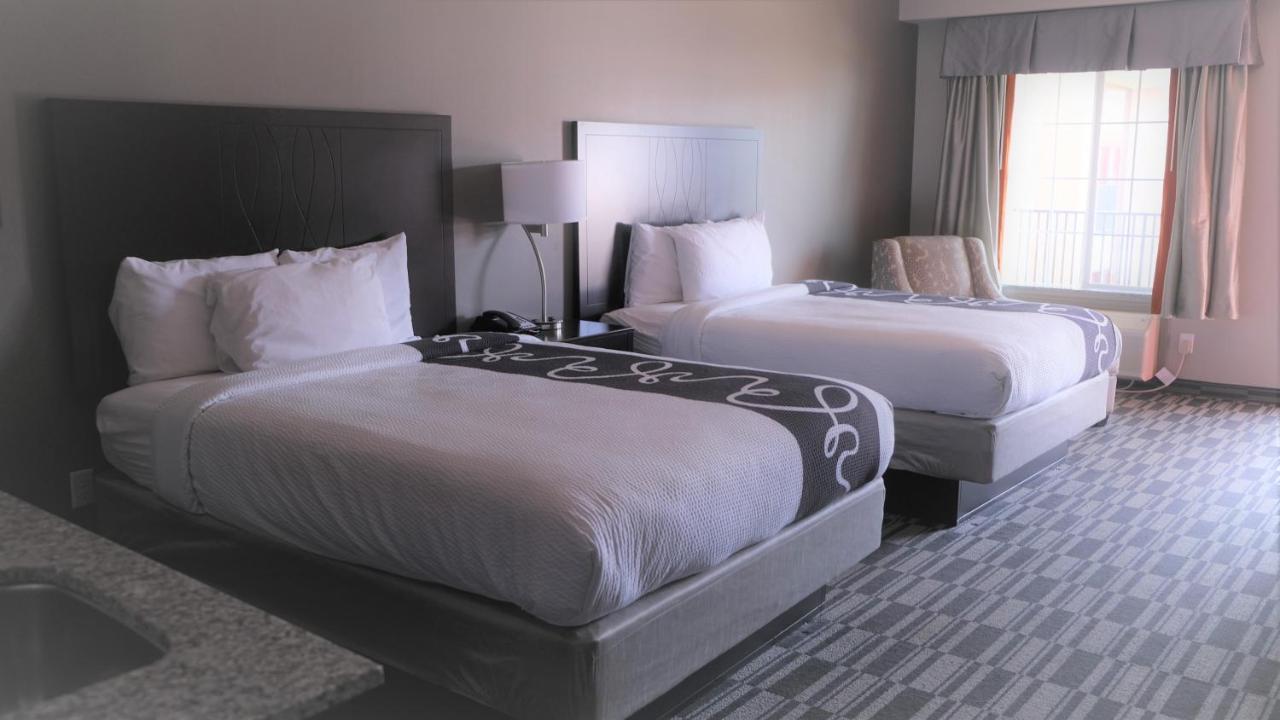 Catoosa Inn & Suites Buitenkant foto