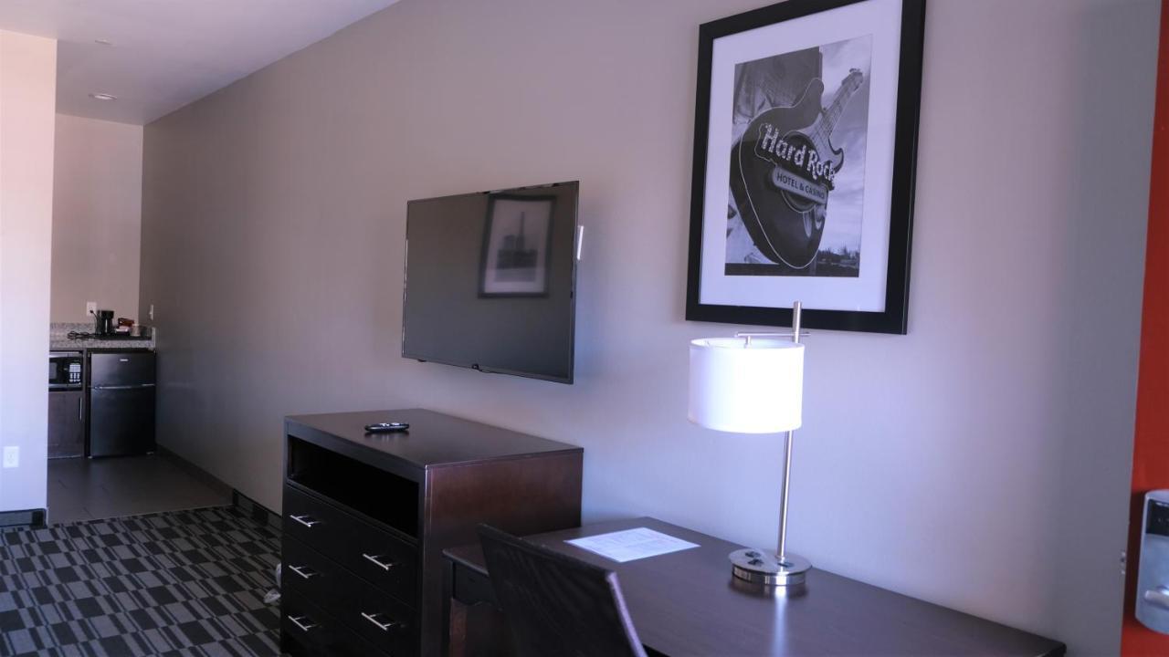Catoosa Inn & Suites Buitenkant foto