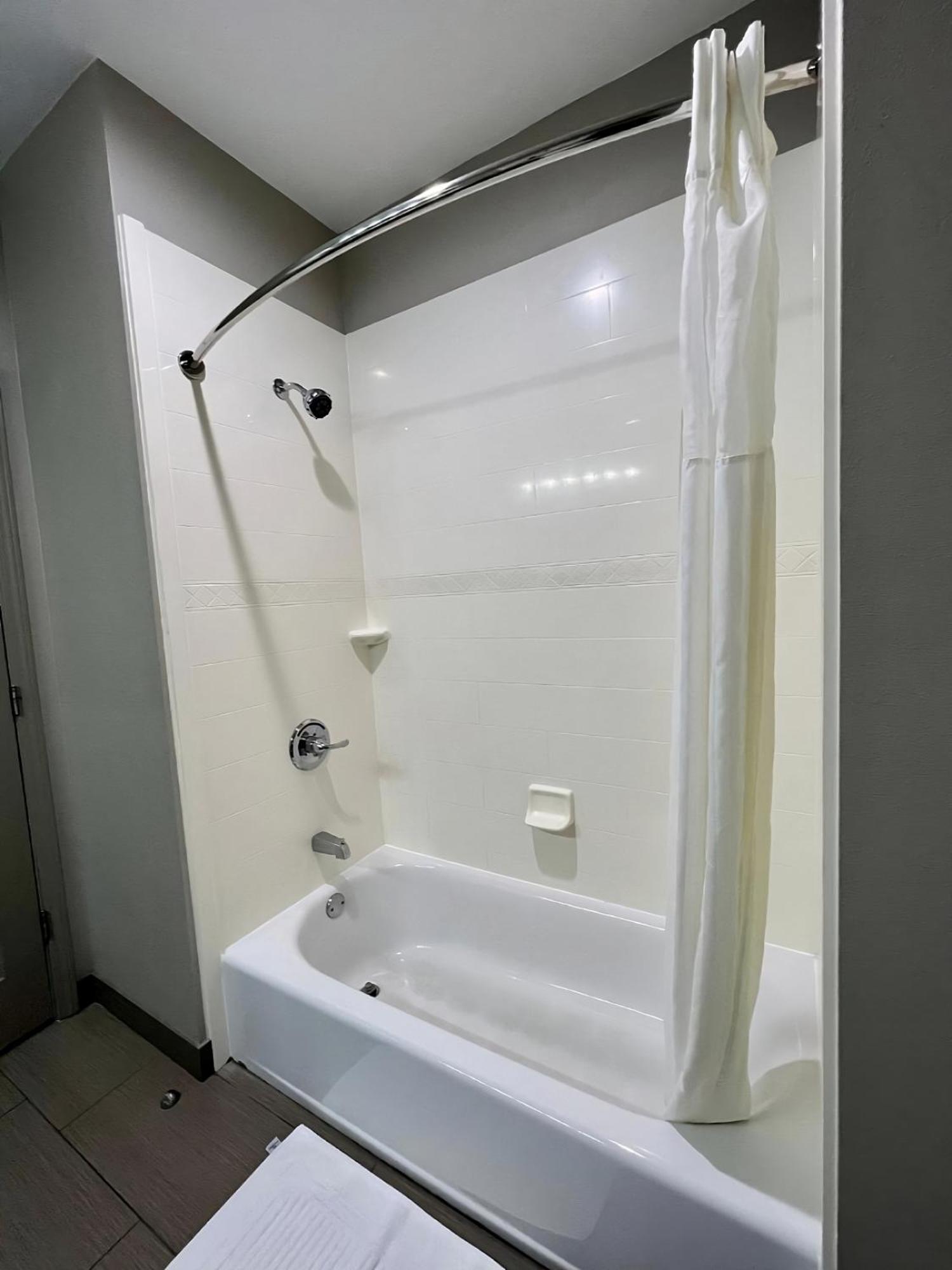 Catoosa Inn & Suites Buitenkant foto