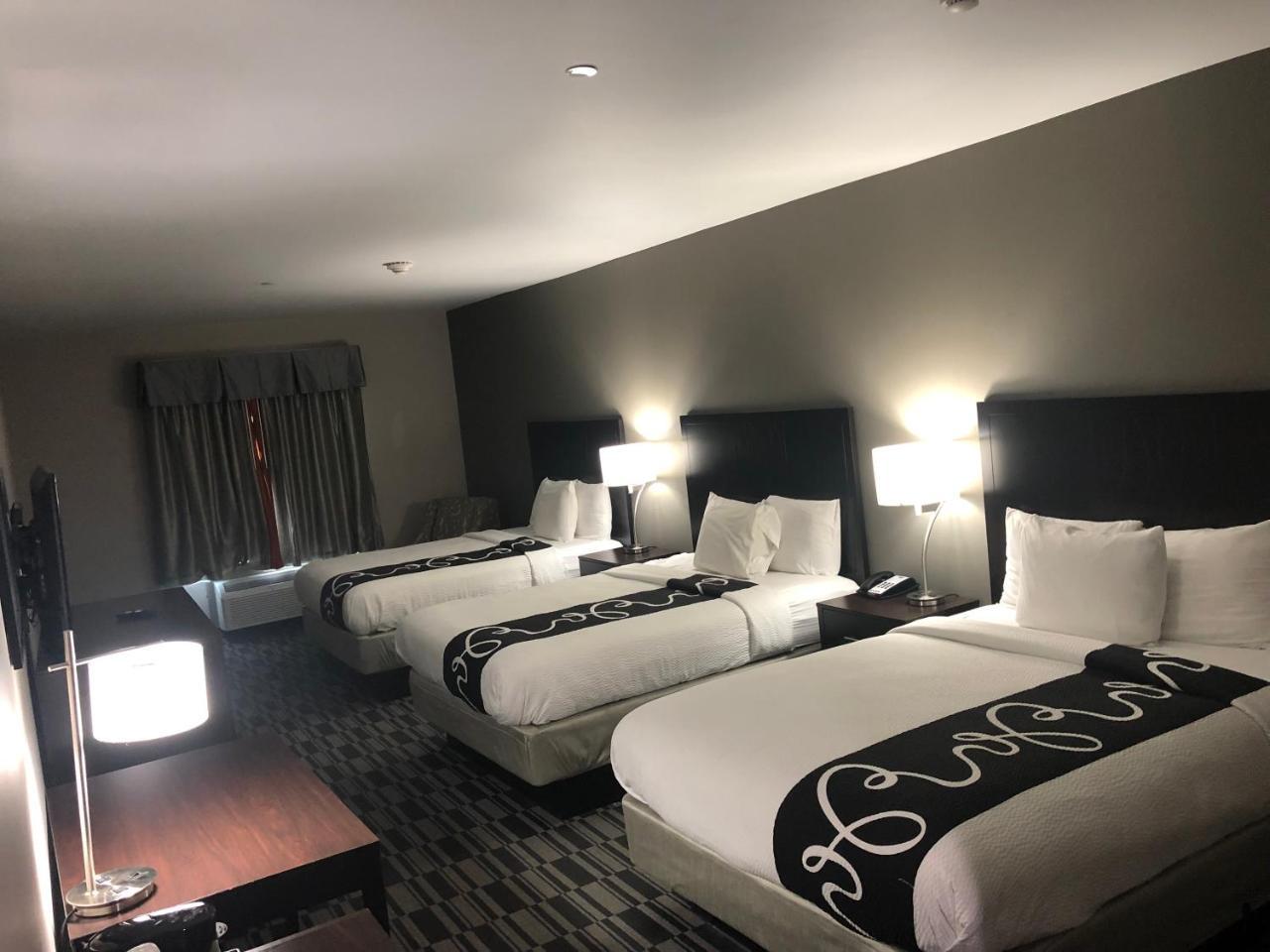 Catoosa Inn & Suites Buitenkant foto