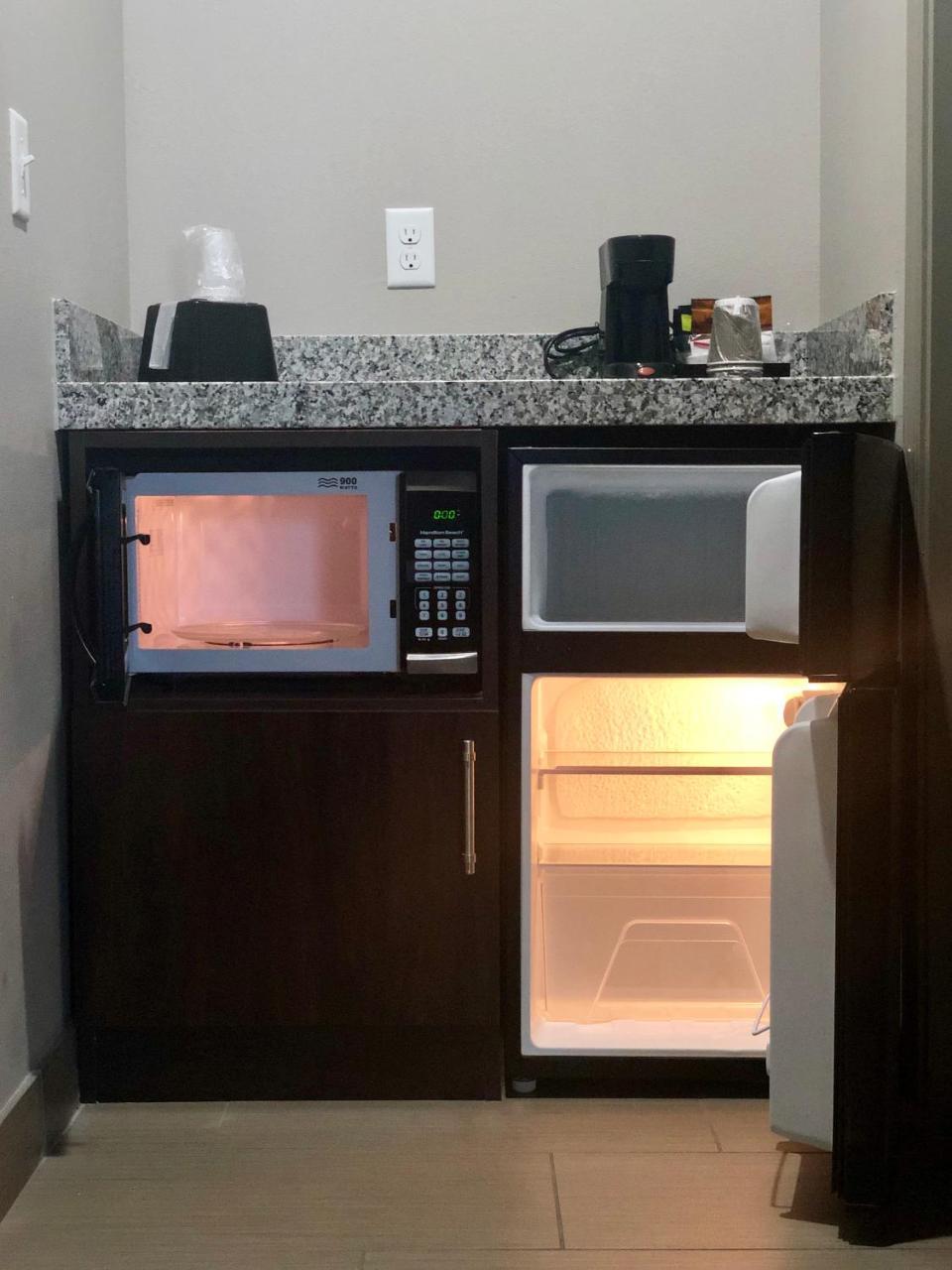 Catoosa Inn & Suites Buitenkant foto