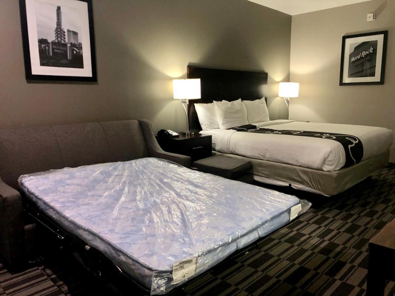 Catoosa Inn & Suites Buitenkant foto