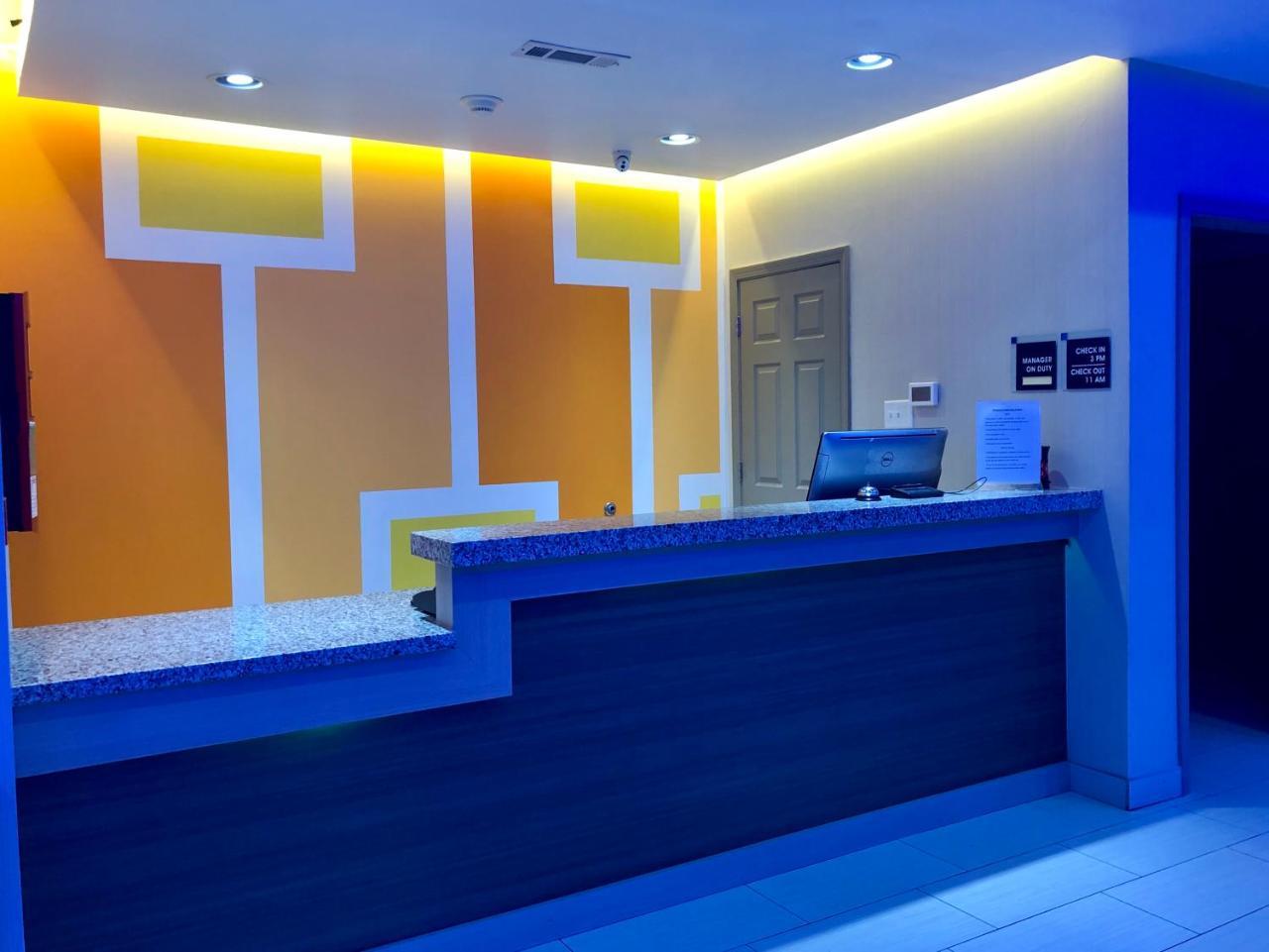 Catoosa Inn & Suites Buitenkant foto