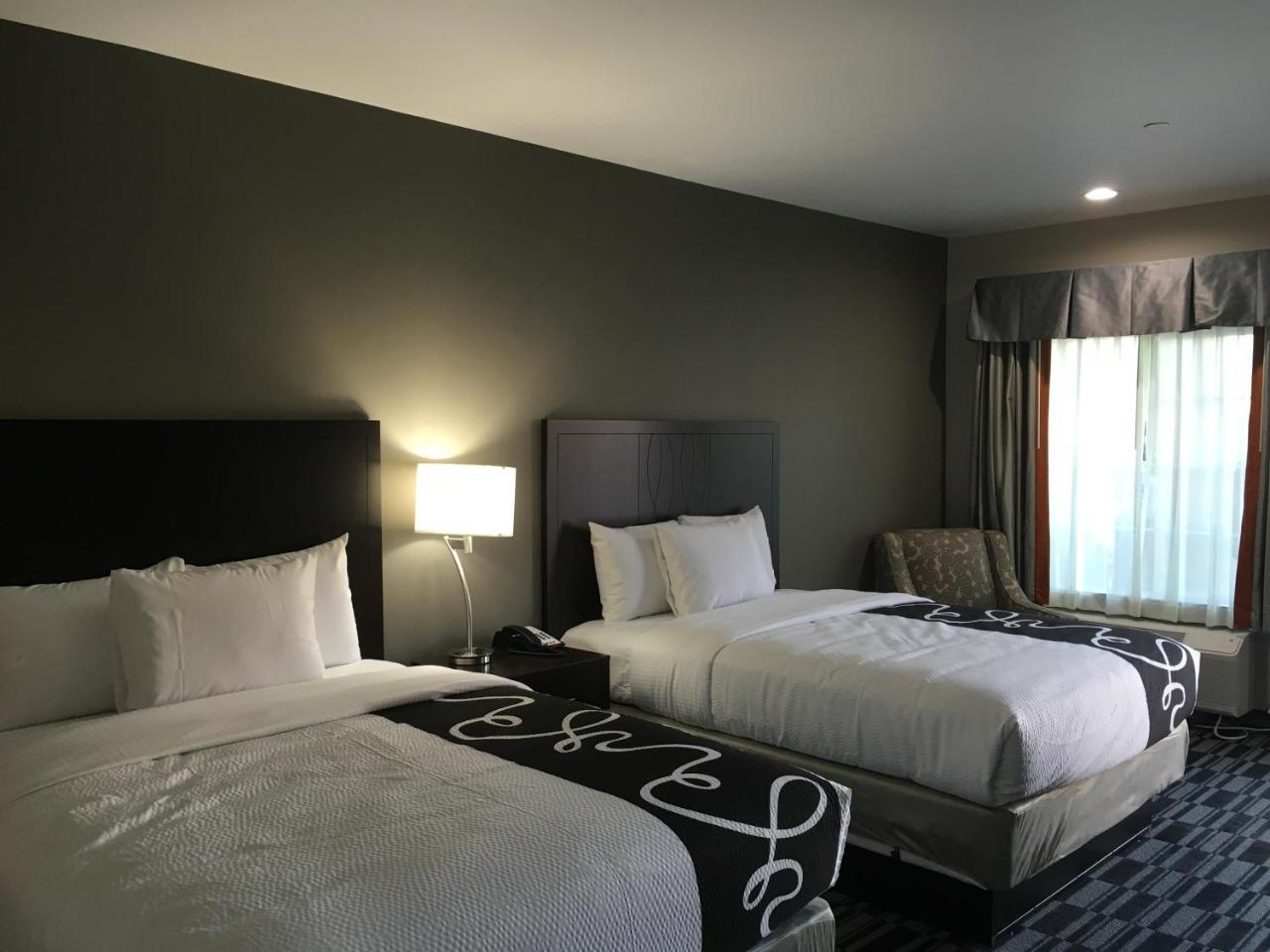 Catoosa Inn & Suites Buitenkant foto