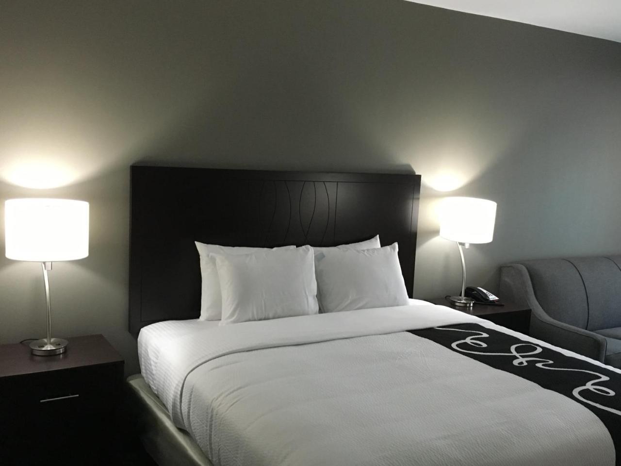 Catoosa Inn & Suites Buitenkant foto